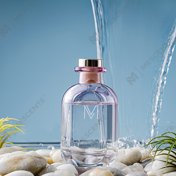 Vente en gros de diffuseur à roseaux luxueux pour hôtel, grand support en porcelaine fleurie, avec bâtons de rotin