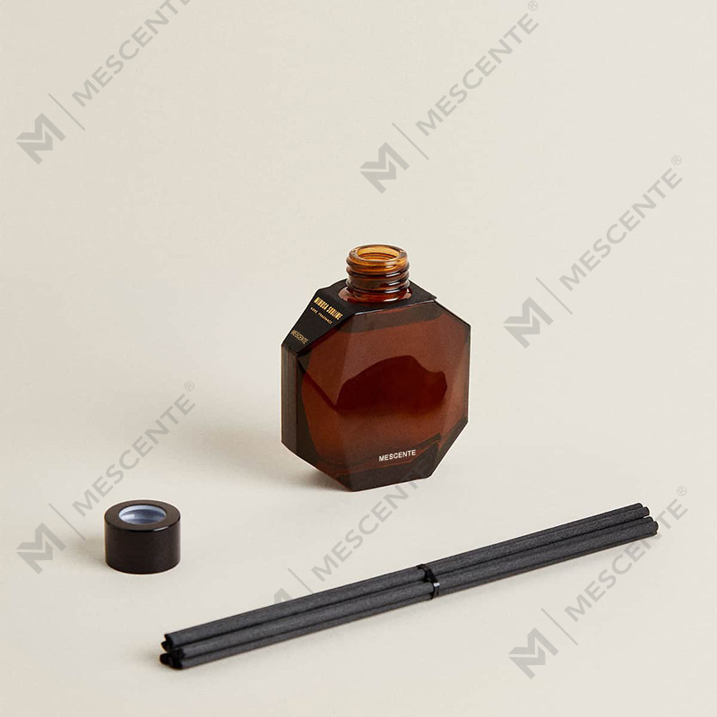 Huile pour diffuseur de roseaux d'aromathérapie de luxe personnalisée en gros M&Scent avec mini bouteille et coffret cadeau