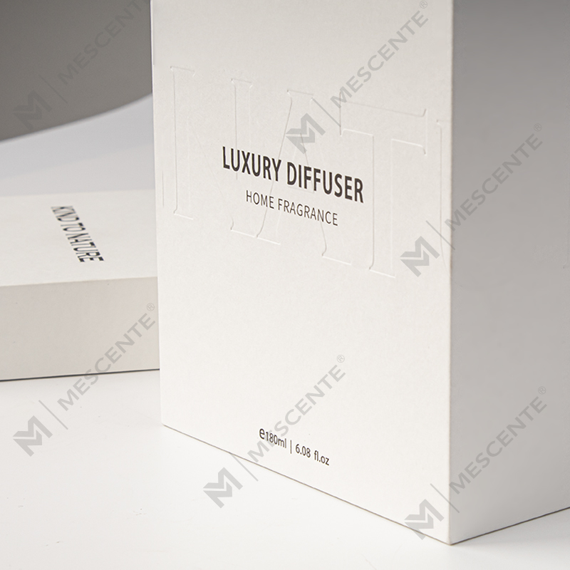 M&Scent Diffuseur à roseaux luxueux 200 ml, bouteille blanche personnalisée, bâtons en bois, avec boîte