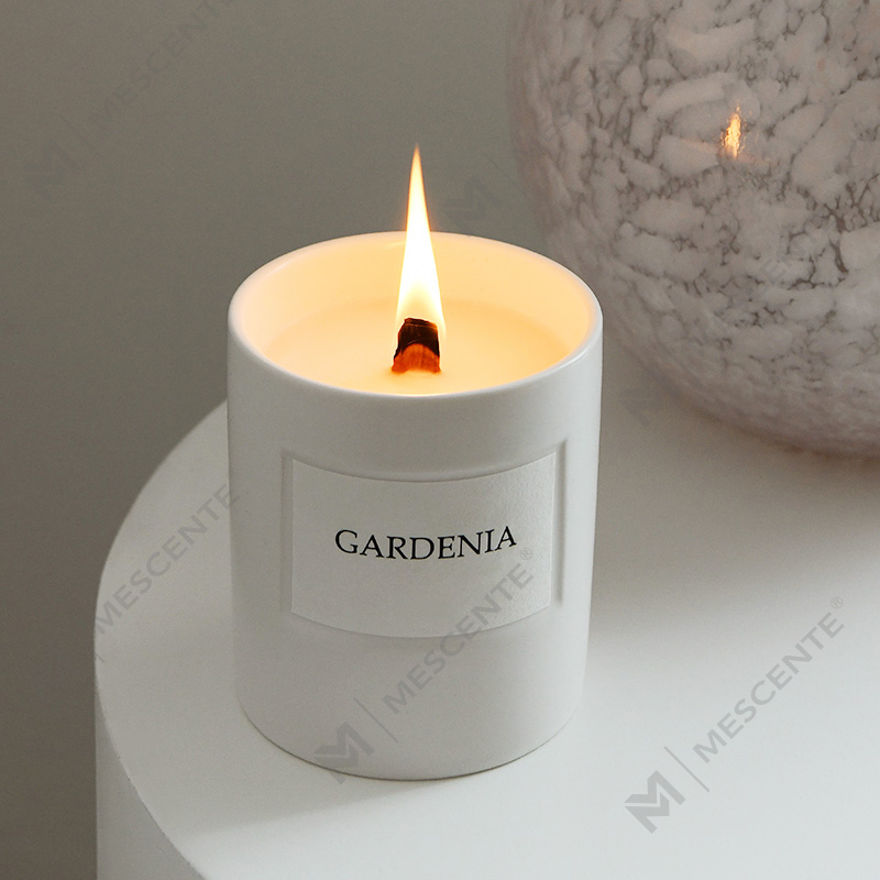 Bougies parfumées en verre de luxe personnalisées en gros M&Scent pour la maison, bougies parfumées en cire de soja 