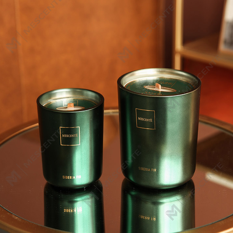 Bougie aromatique à mèche en bois et cire de soja parfumée sur pilier de luxe personnalisée M&Scent en gros