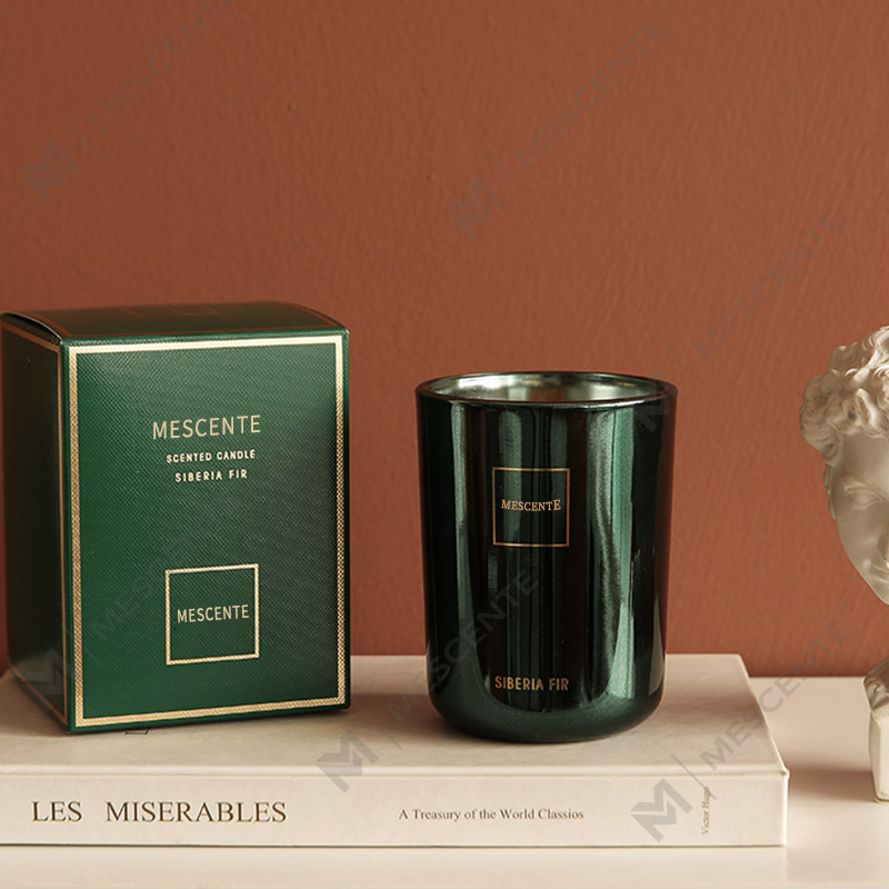 Bougie aromatique à mèche en bois et cire de soja parfumée sur pilier de luxe personnalisée M&Scent en gros