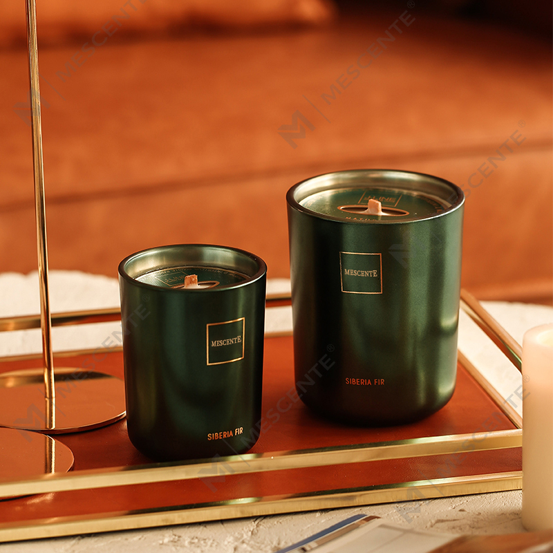 Bougie aromatique à mèche en bois et cire de soja parfumée sur pilier de luxe personnalisée M&Scent en gros