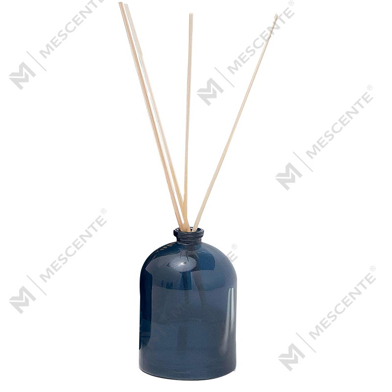 Diffuseur de roseaux liquide de luxe personnalisé M&Scent avec grande bouteille en verre or rose et fleur, marque privée, avec coffret cadeau