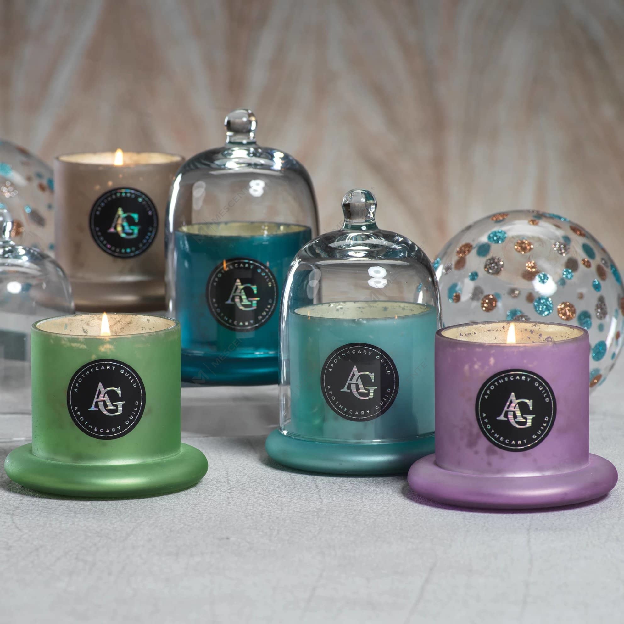 Bougie parfumée décorative romantique de mariage M&Scent avec couvercle en verre et dôme A29275