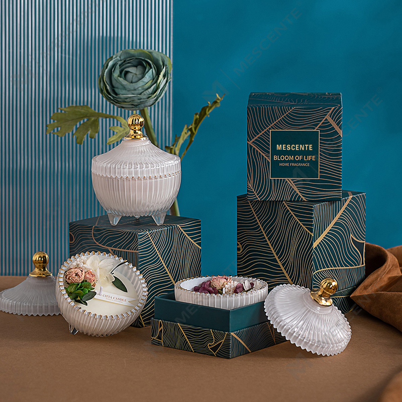 Bougie aromatique à mèche en bois et cire de soja parfumée sur pilier de luxe personnalisée et bon marché de M&Scent