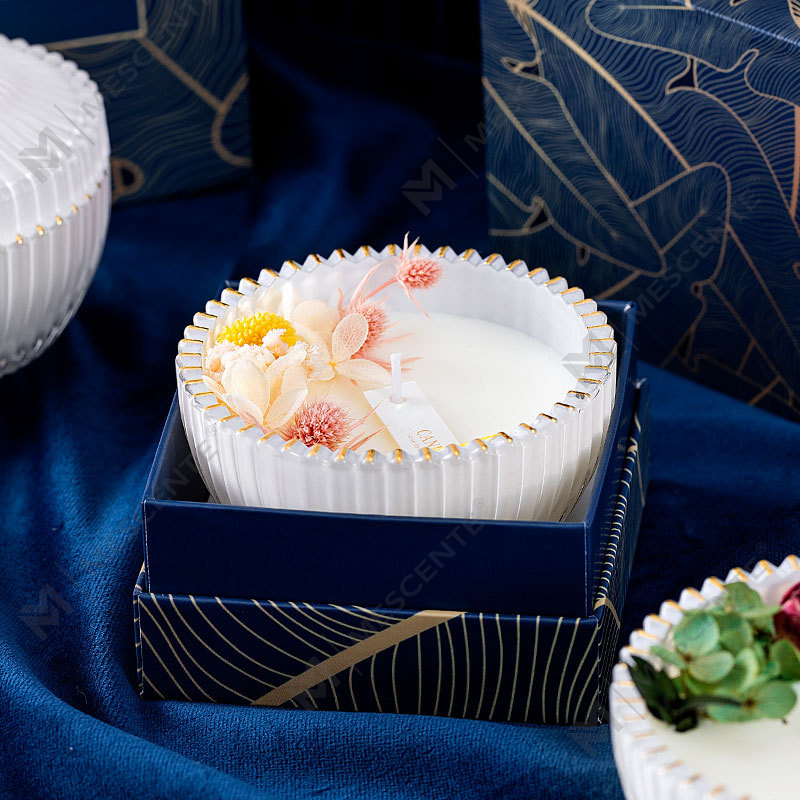 Bougie aromatique à mèche en bois et cire de soja parfumée sur pilier de luxe personnalisée et bon marché de M&Scent