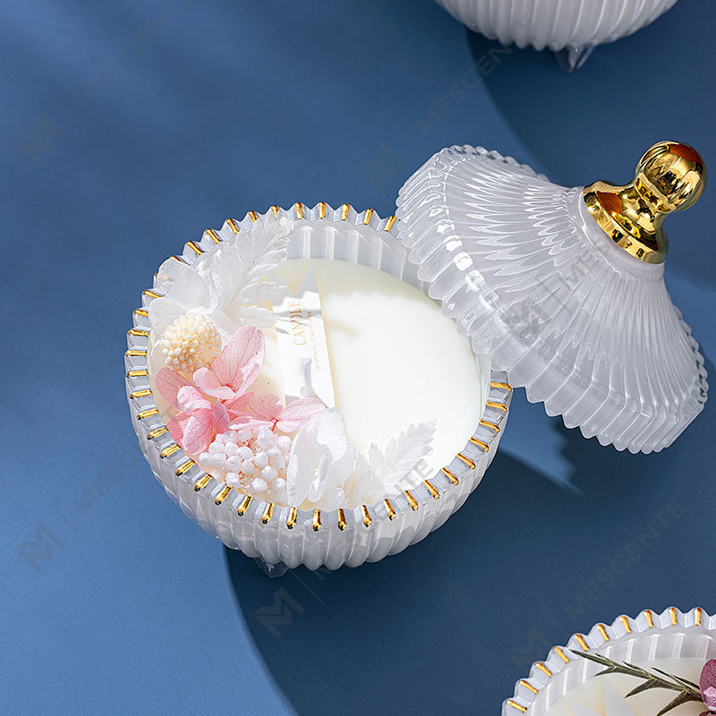 Bougie aromatique à mèche en bois et cire de soja parfumée sur pilier de luxe personnalisée et bon marché de M&Scent