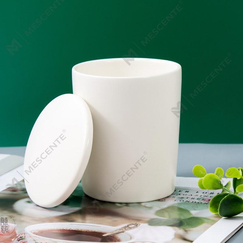 Bocaux en céramique personnalisés de luxe Bougies parfumées en cire de soja de marque privée étiquetées Citta avec fleurs séchées