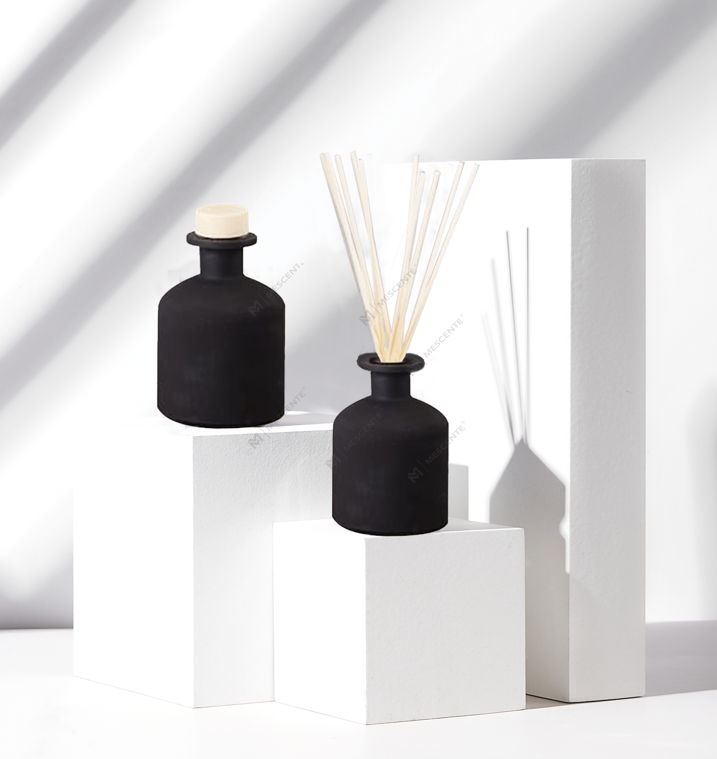 Diffuseur d'huiles essentielles de luxe Mescente 180 ml en verre personnalisé pour hôtels