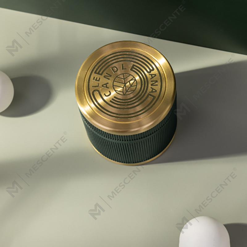 Bougies de luxe personnalisées en cire de soja parfumée à mèche en bois et marque privée Citta avec fleurs séchées