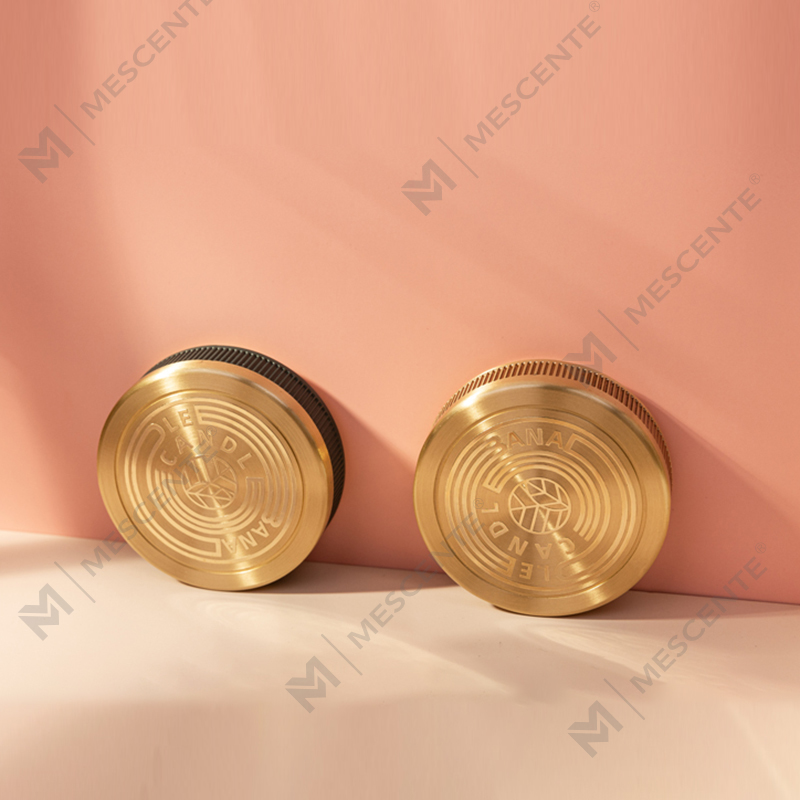 Bougies de luxe personnalisées en cire de soja parfumée à mèche en bois et marque privée Citta avec fleurs séchées