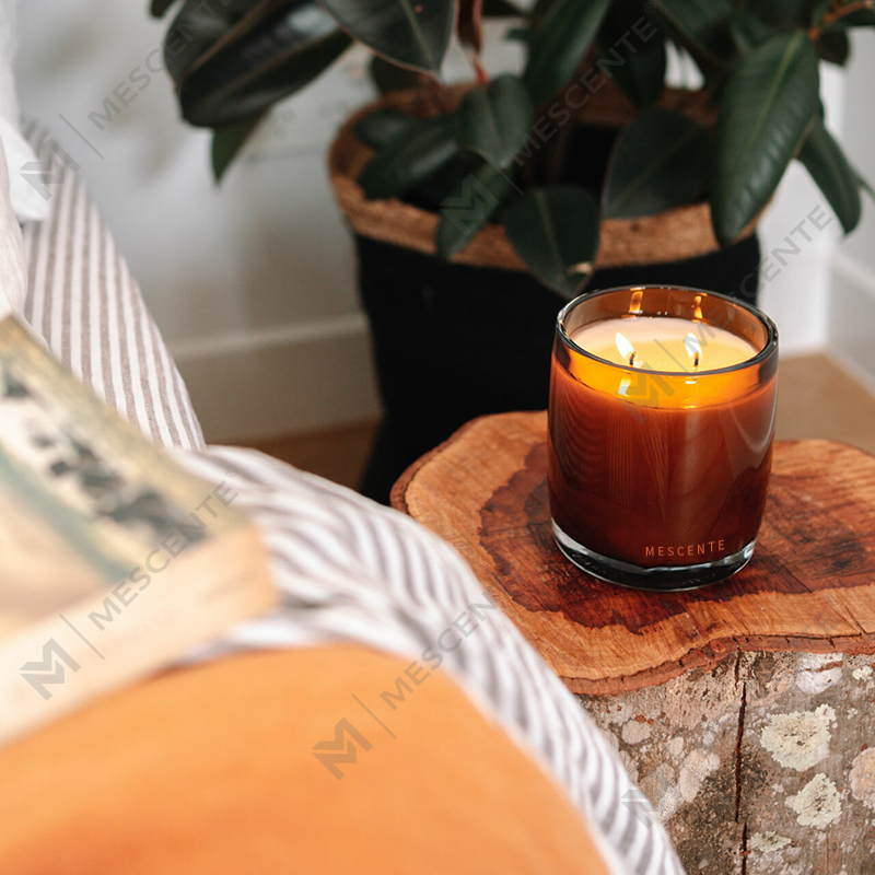 Bougie parfumée étoilée à la vanille de luxe de marque privée avec un film en bois