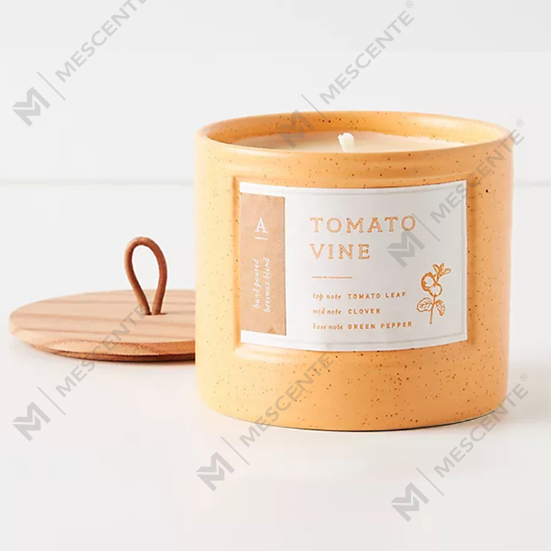 Bougies M&Scent en céramique colorée de marque privée, parfumées à la cire de soja chic