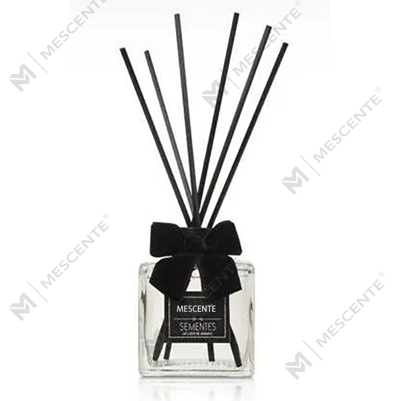 Diffuseur de parfum d'ambiance de Noël 100 ml pour la maison, rafraîchisseur d'air parfumé, cadeau au parfum aromatique avec bâtonnets